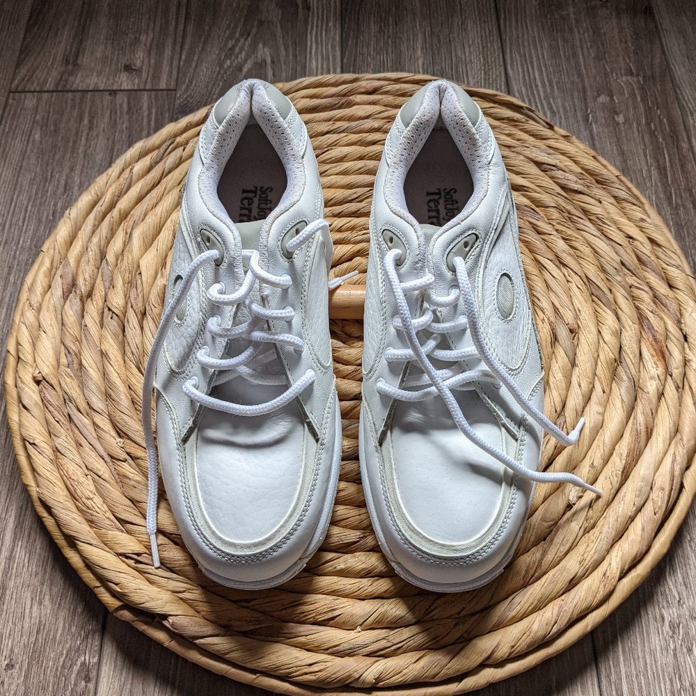 NWOT (W6.5) - FOOTJOY Golf Shoes